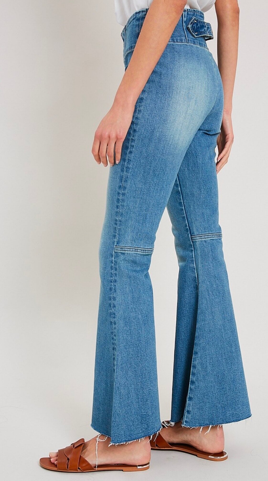 DENIM_HIGH-WAIST_FLARE_JEANS_WL18-2124_4